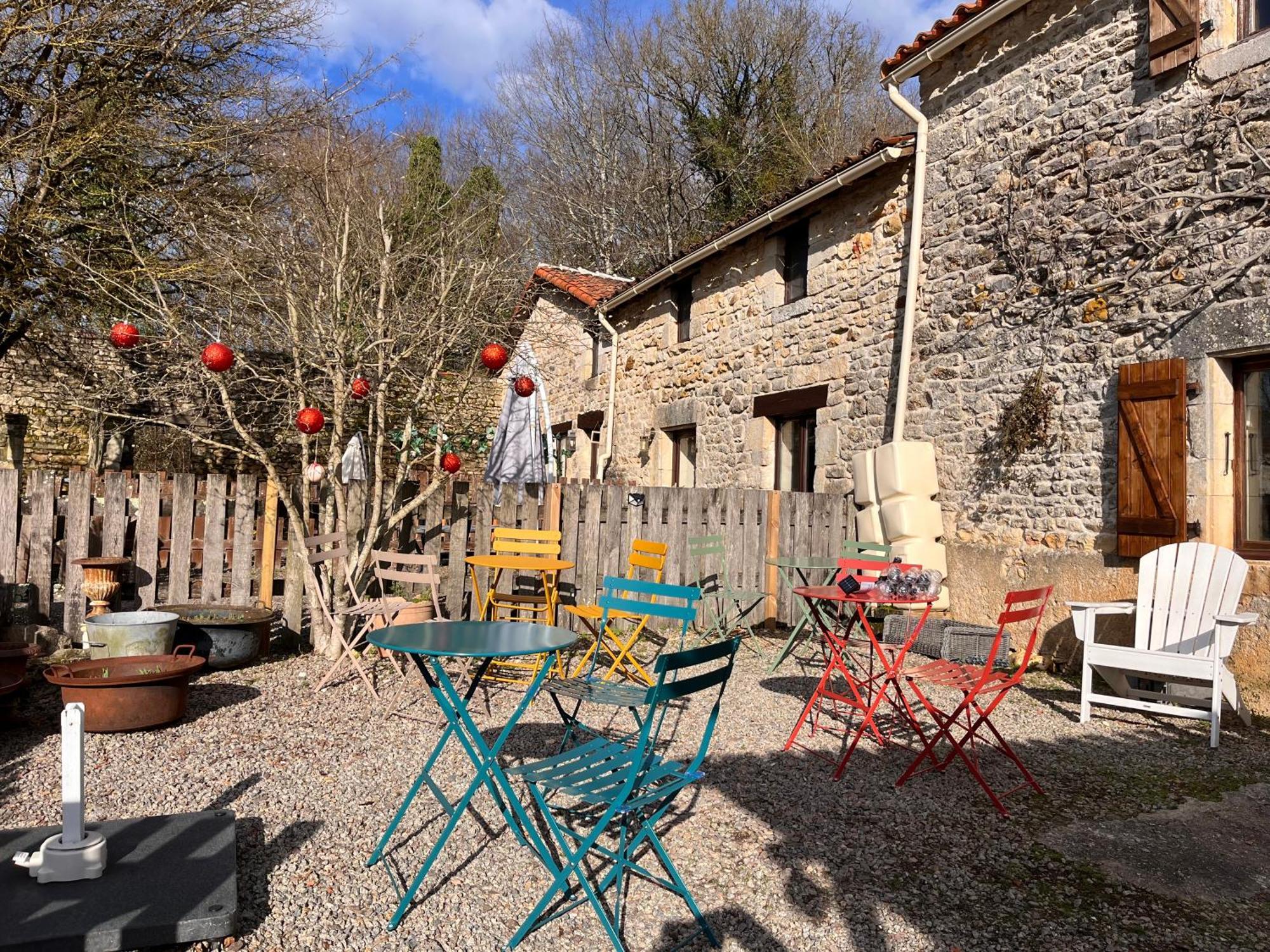 شقة Le Plantier 1 Beaulieu-sur-Sonnette المظهر الخارجي الصورة